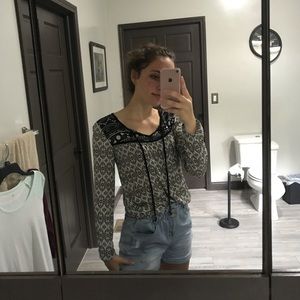 Black and white patterned shirt